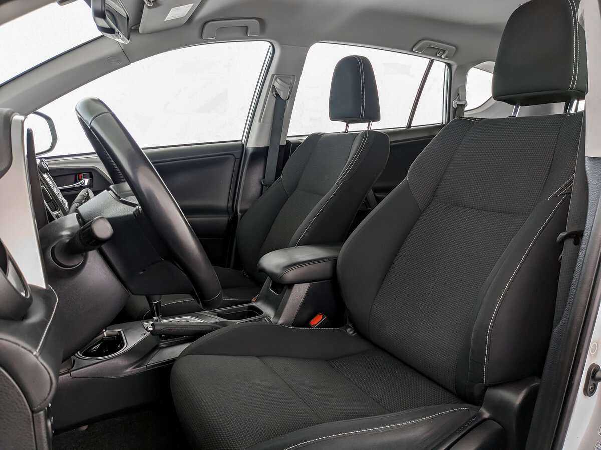 Toyota RAV4 2019 года с пробегом. Фото: #15