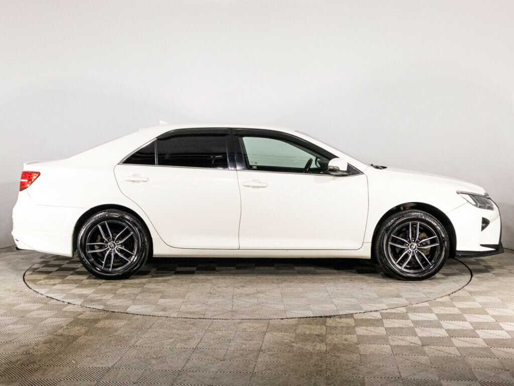 Toyota Camry 2018 года с пробегом. Фото: #3