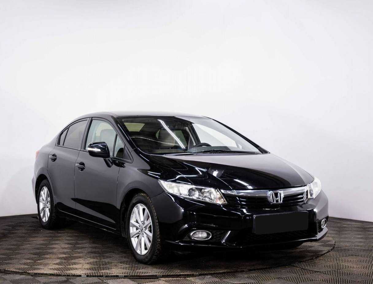 Honda Civic 2012 года с пробегом. Фото: #2
