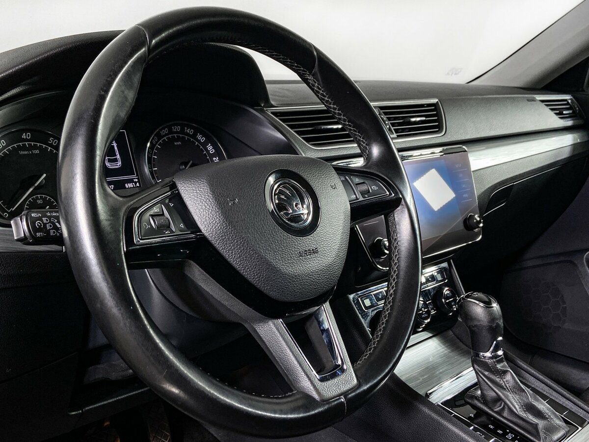 Skoda Superb 2020 года с пробегом. Фото: #10