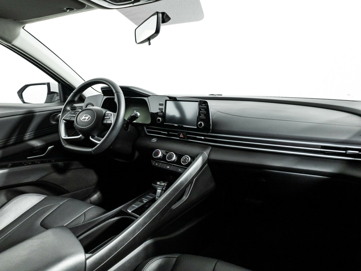 Hyundai Elantra 2023 года с пробегом. Фото: #8