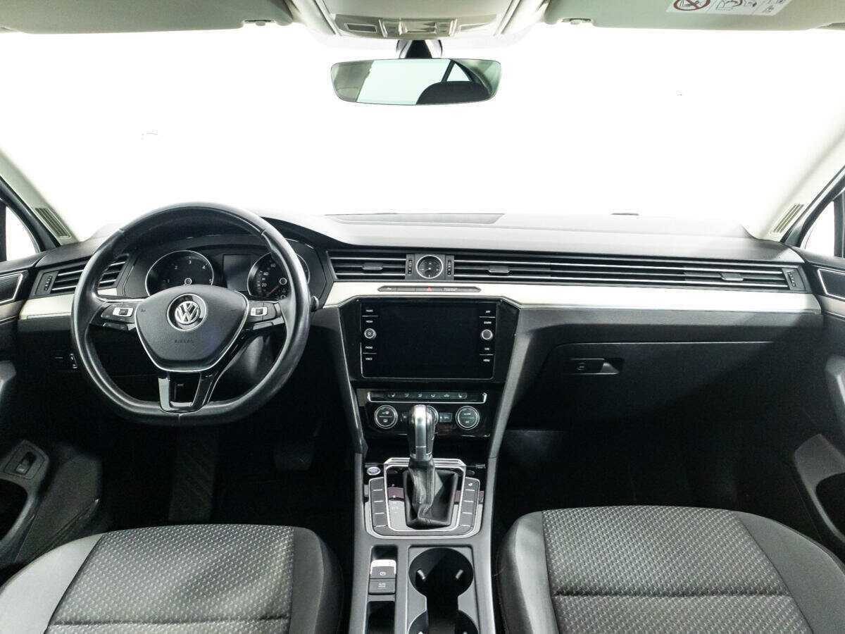 Volkswagen Passat 2017 года с пробегом. Фото: #12