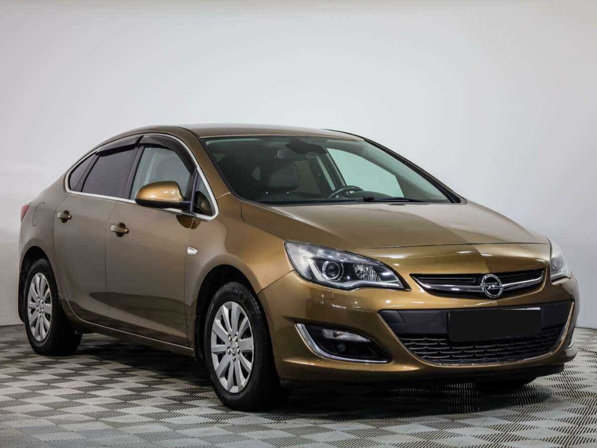 Opel Astra 2015 года с пробегом. Фото: #1