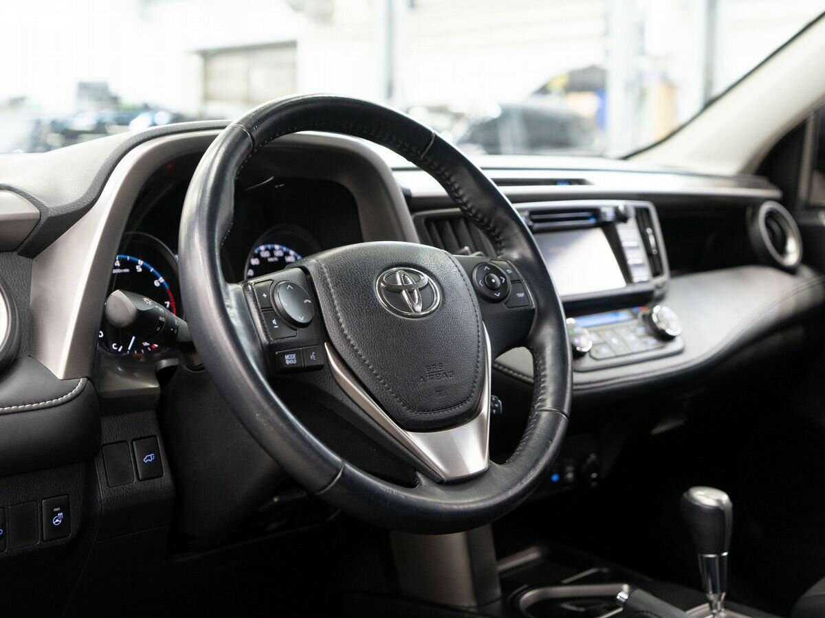 Toyota RAV4 2016 года с пробегом. Фото: #4