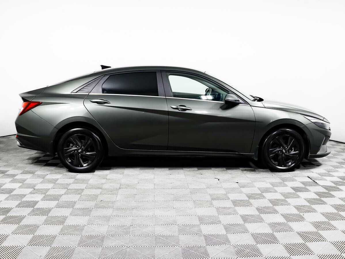 Hyundai Elantra 2021 года с пробегом. Фото: #3