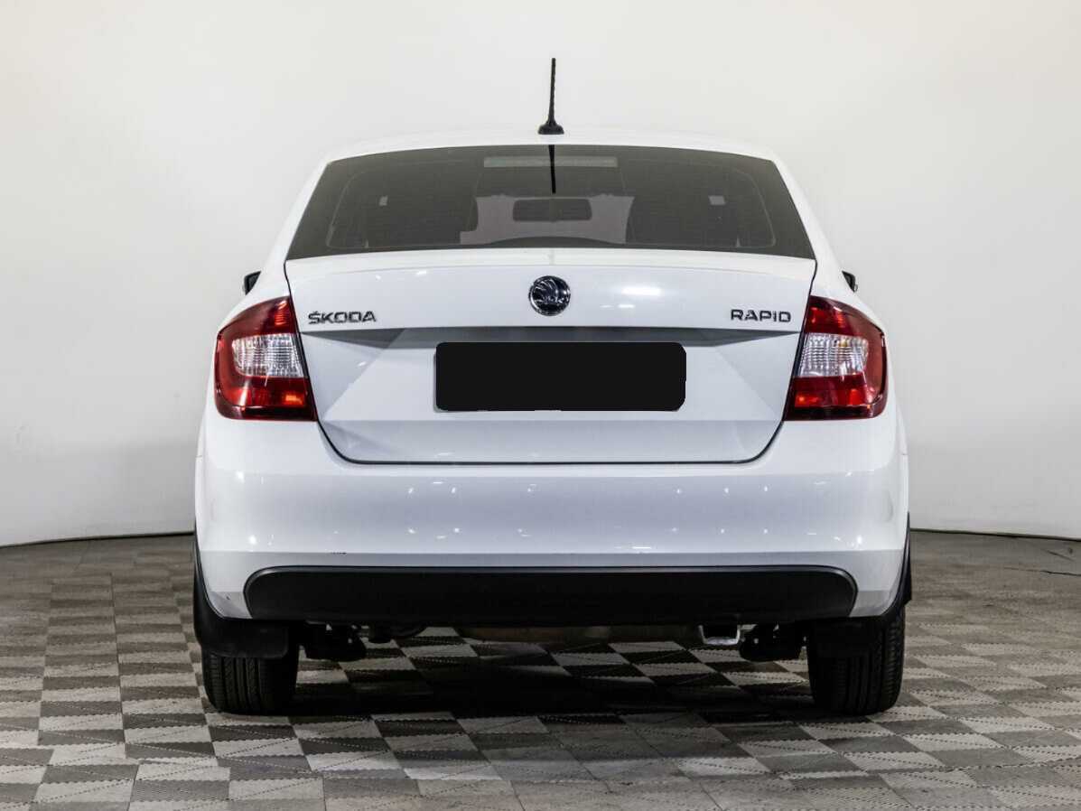 Skoda Rapid 2018 года с пробегом. Фото: #5