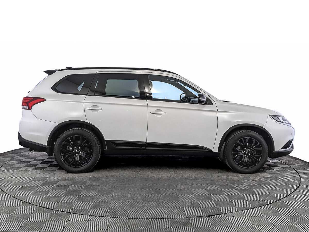 Mitsubishi Outlander 2022 года с пробегом. Фото: #3