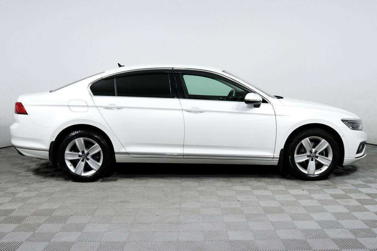 Volkswagen Passat 2020 года с пробегом. Фото: #3