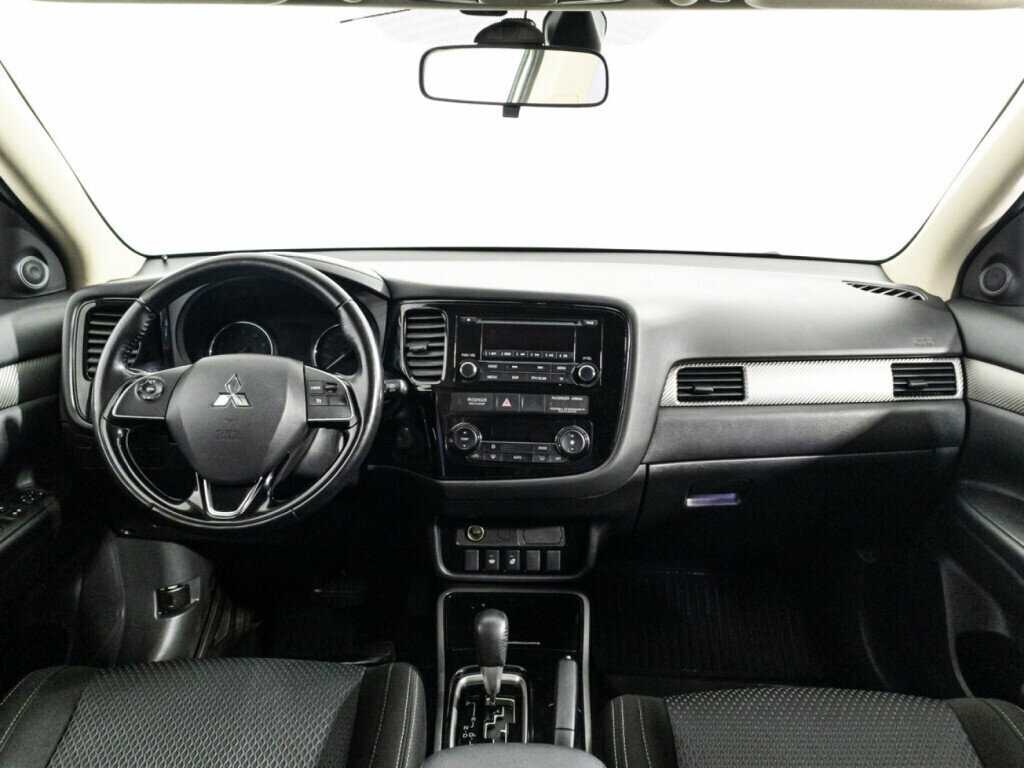 Mitsubishi Outlander 2018 года с пробегом. Фото: #12