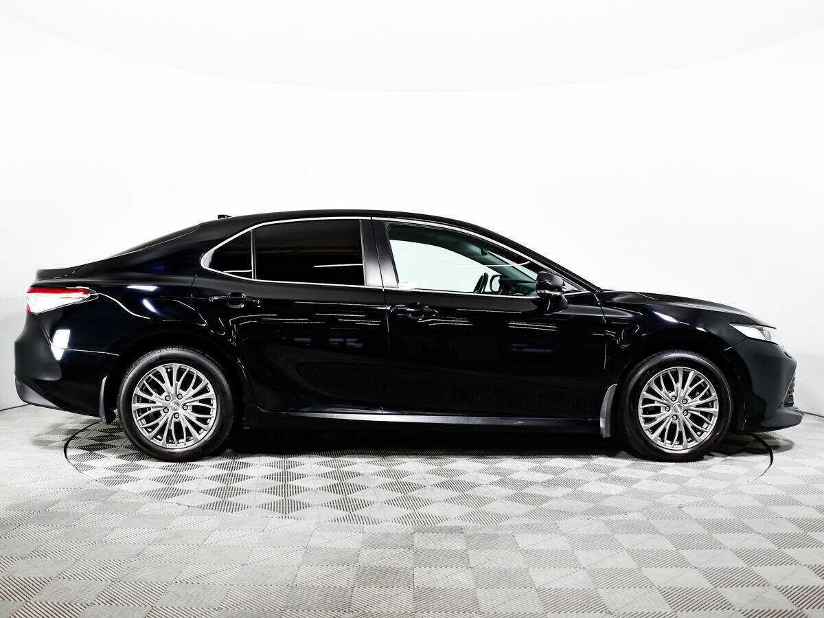 Toyota Camry 2021 года с пробегом. Фото: #3