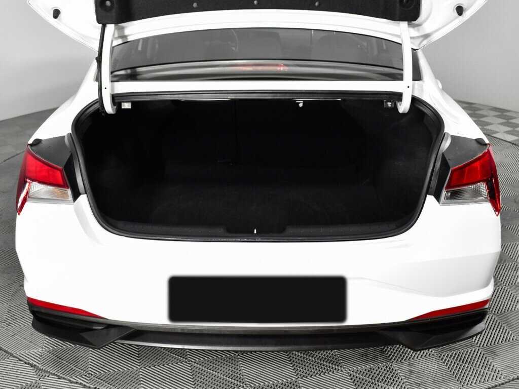 Hyundai Elantra 2021 года с пробегом. Фото: #14