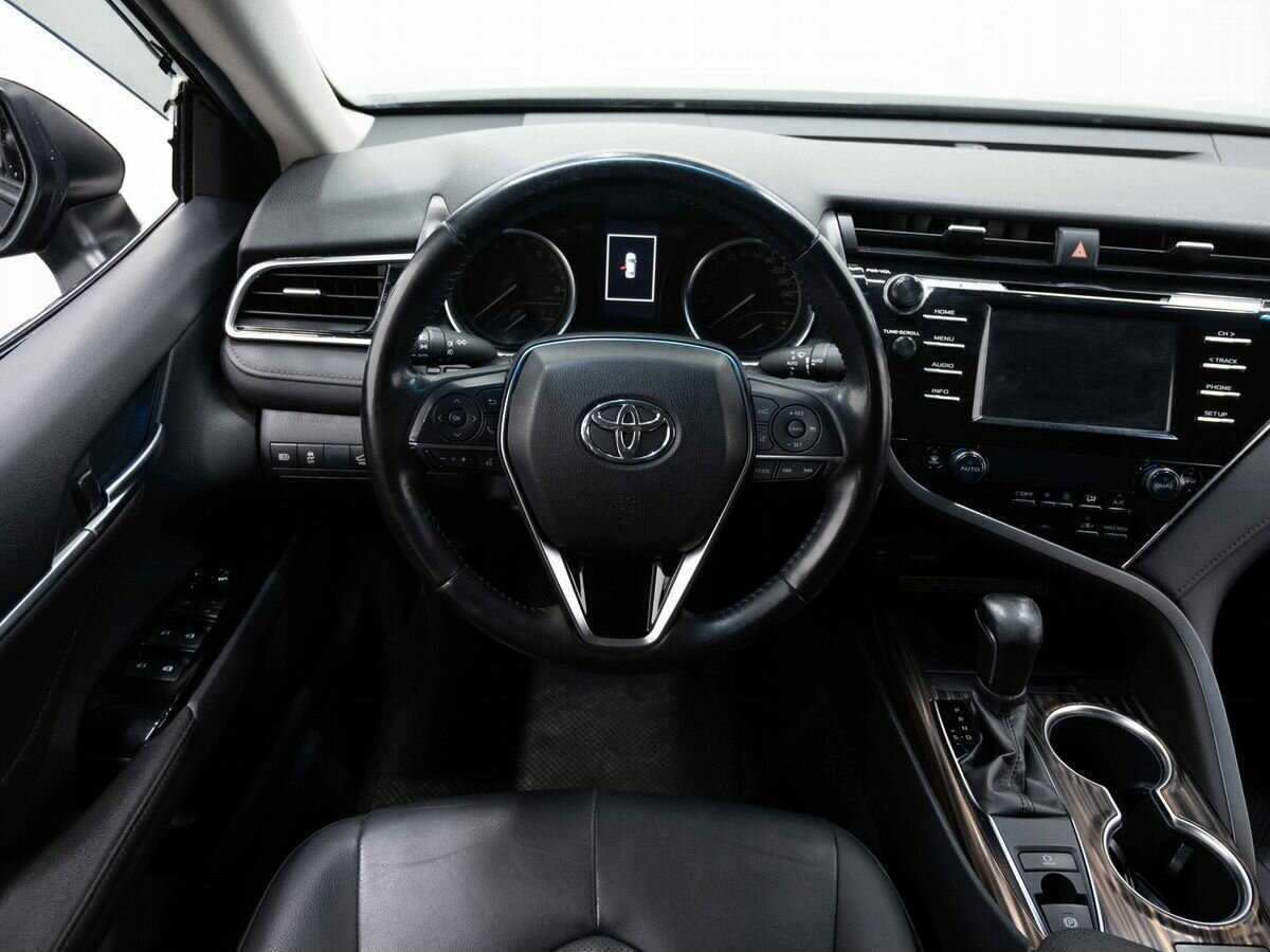 Toyota Camry 2019 года с пробегом. Фото: #14