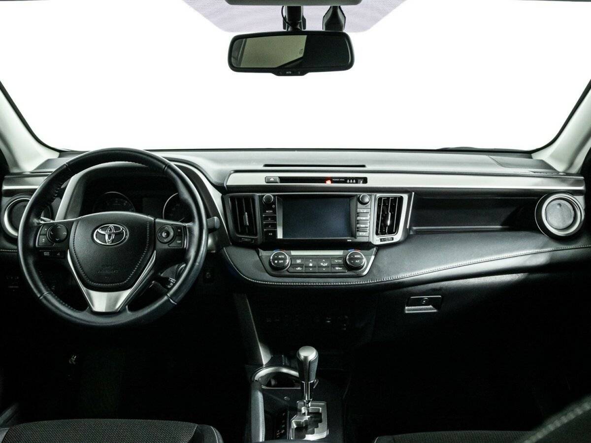Toyota RAV4 2017 года с пробегом. Фото: #12