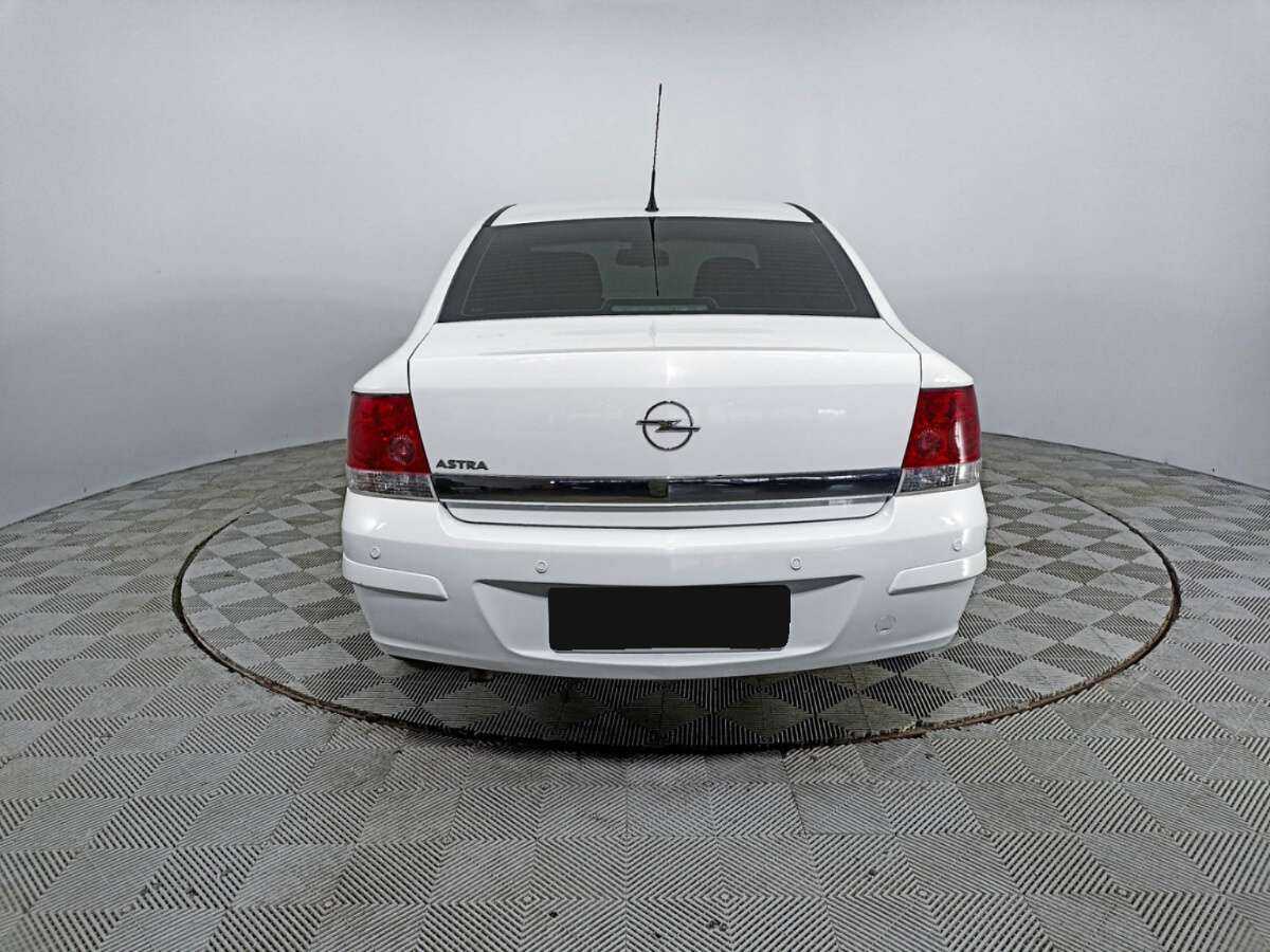 Opel Astra 2013 года с пробегом. Фото: #5