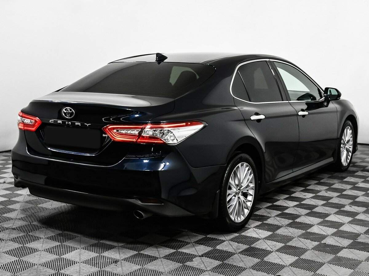 Toyota Camry 2019 года с пробегом. Фото: #4