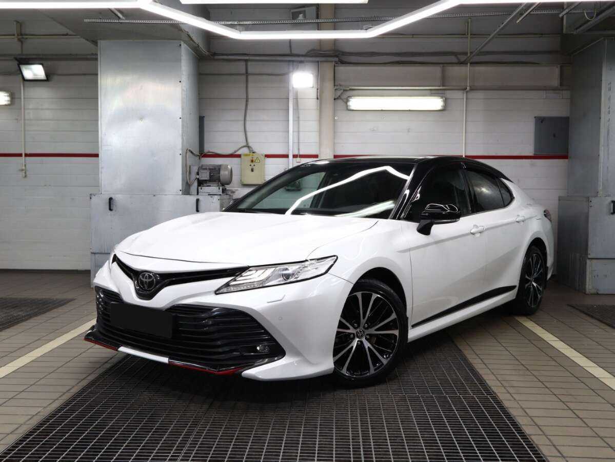 Toyota Camry 2020 года с пробегом. Посмотреть фото