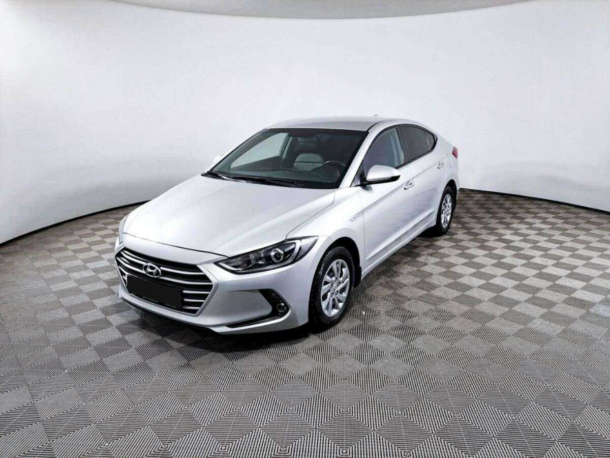 Hyundai Elantra 2017 года с пробегом. Посмотреть фото