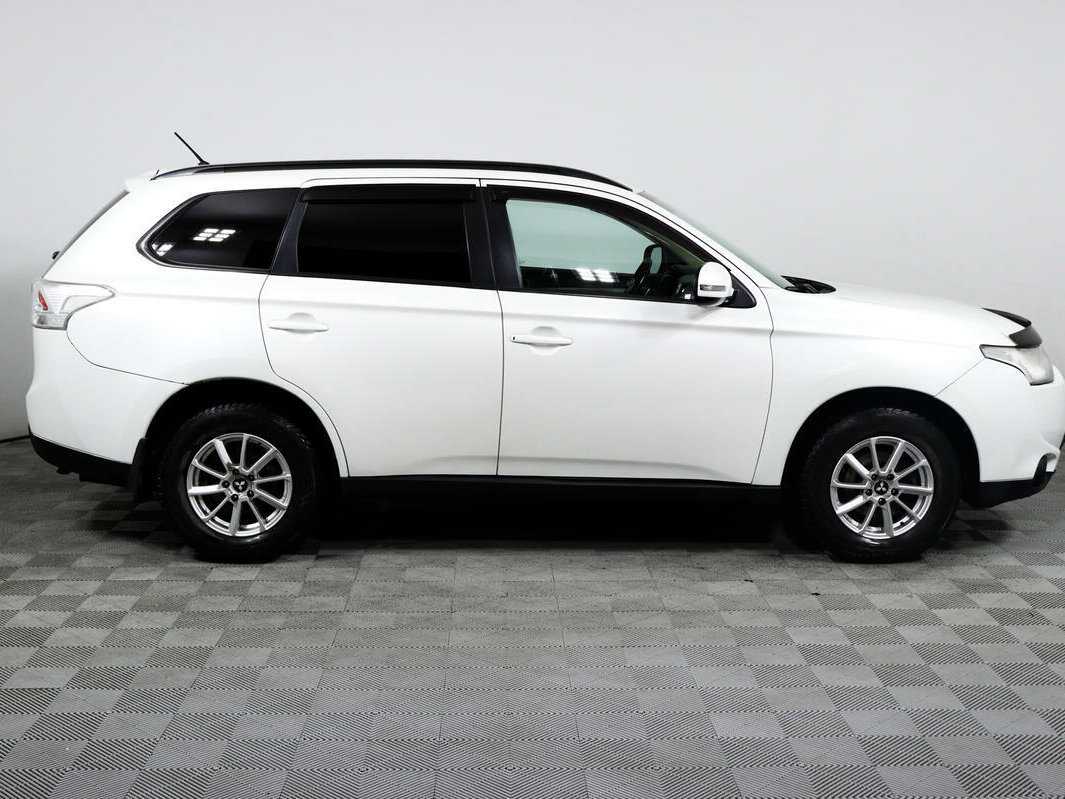 Mitsubishi Outlander 2013 года с пробегом. Фото: #3