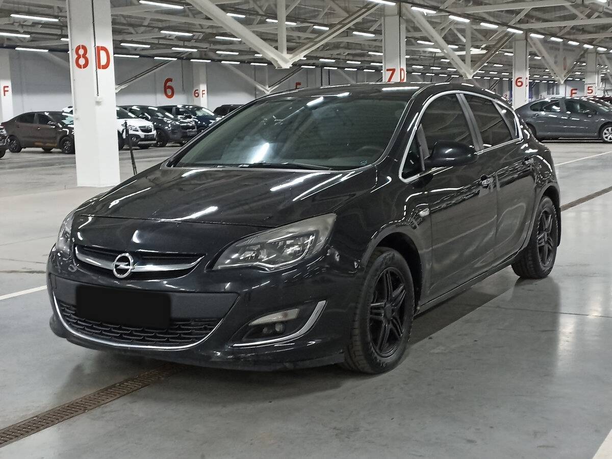 Opel Astra 2012 года с пробегом. Посмотреть фото
