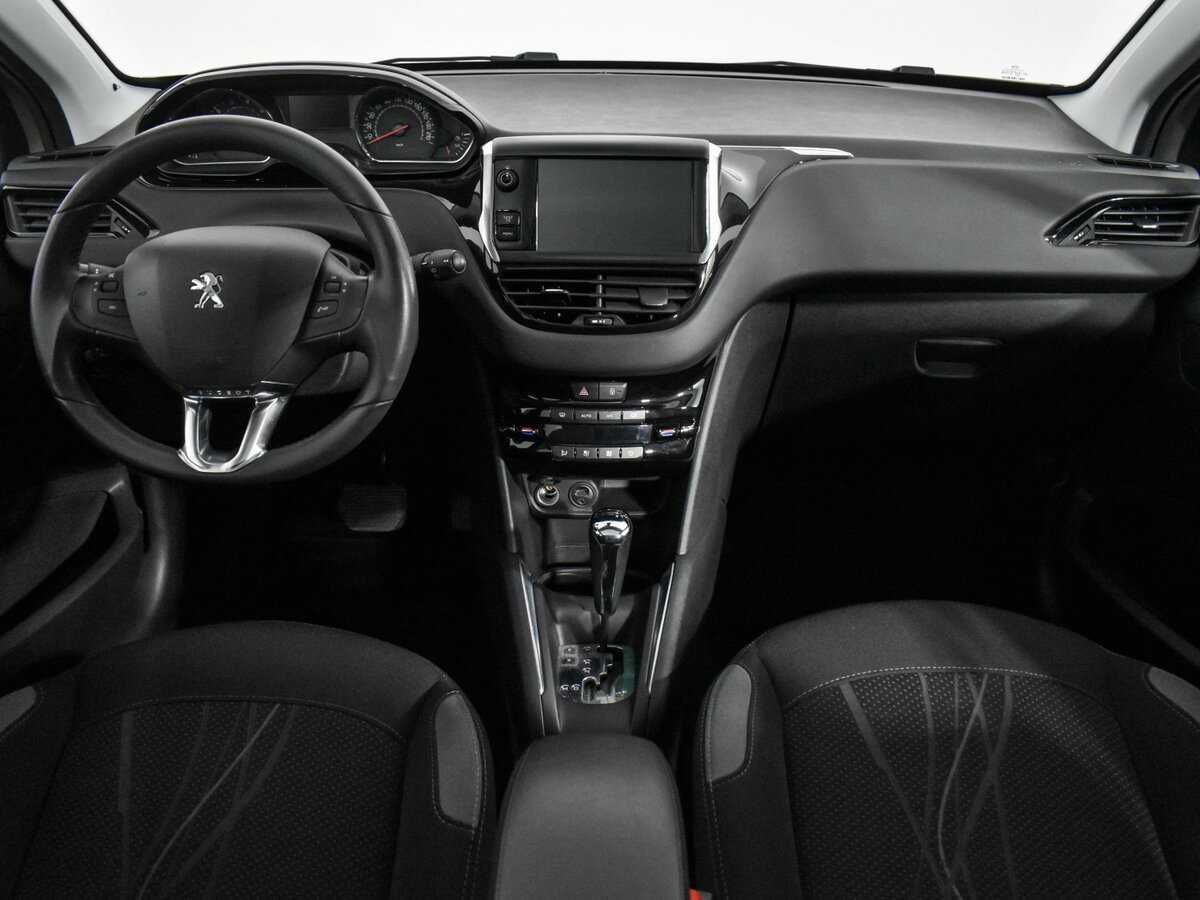 Peugeot 208 2014 года с пробегом. Фото: #14