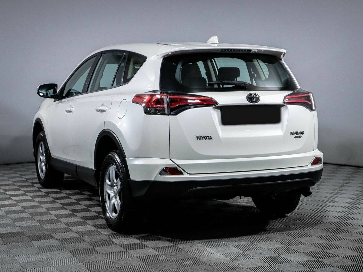 Toyota RAV4 2017 года с пробегом. Фото: #6