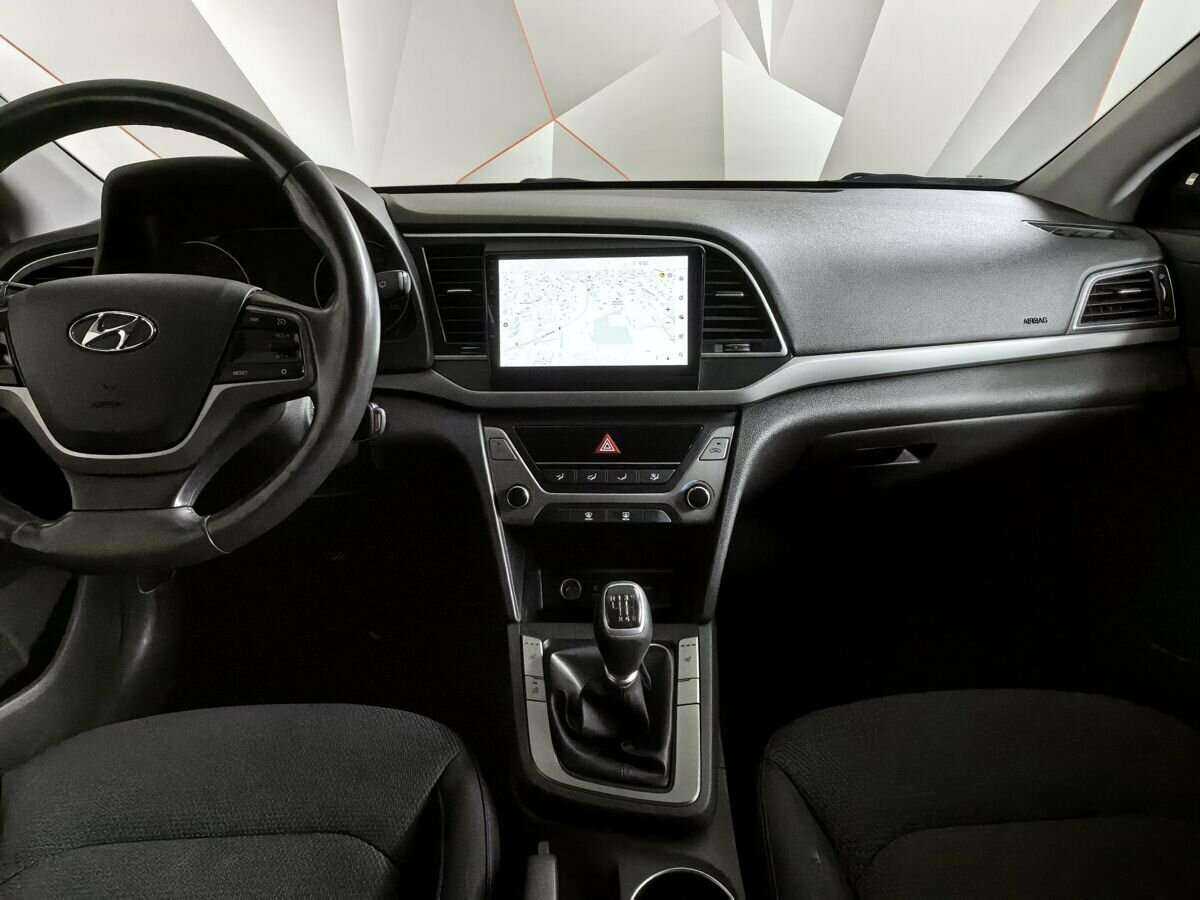 Hyundai Elantra 2018 года с пробегом. Фото: #9