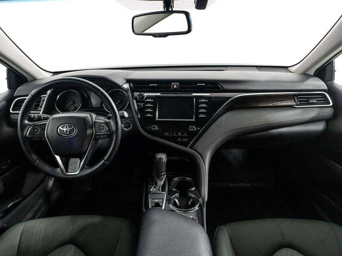 Toyota Camry 2019 года с пробегом. Фото: #12