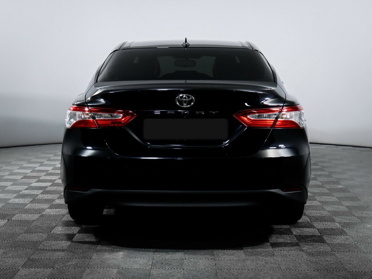 Toyota Camry 2019 года с пробегом. Фото: #5