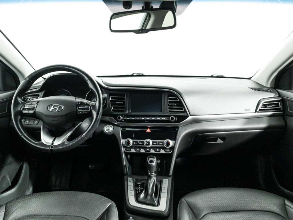 Hyundai Elantra 2019 года с пробегом. Фото: #12