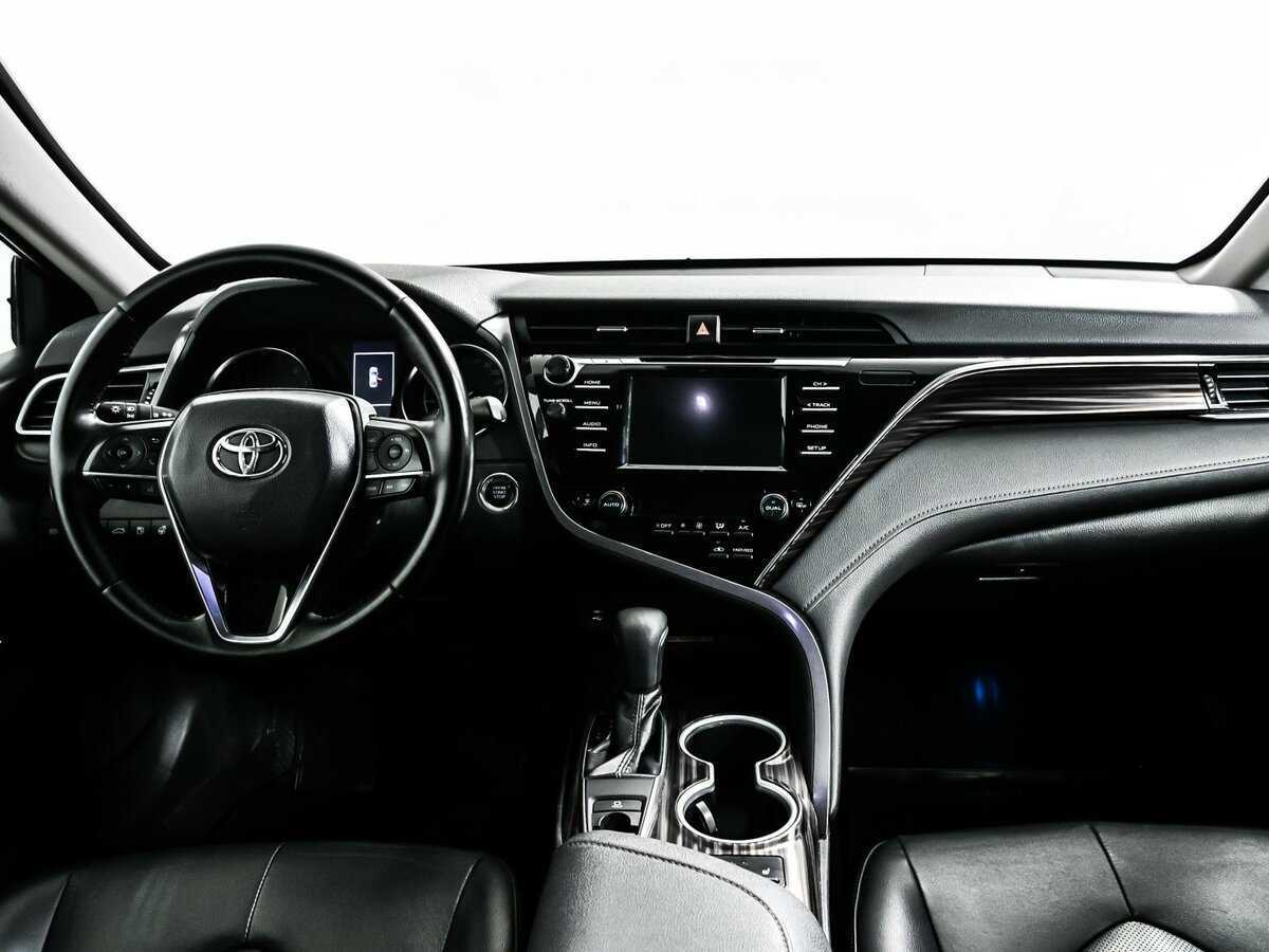 Toyota Camry 2018 года с пробегом. Фото: #10