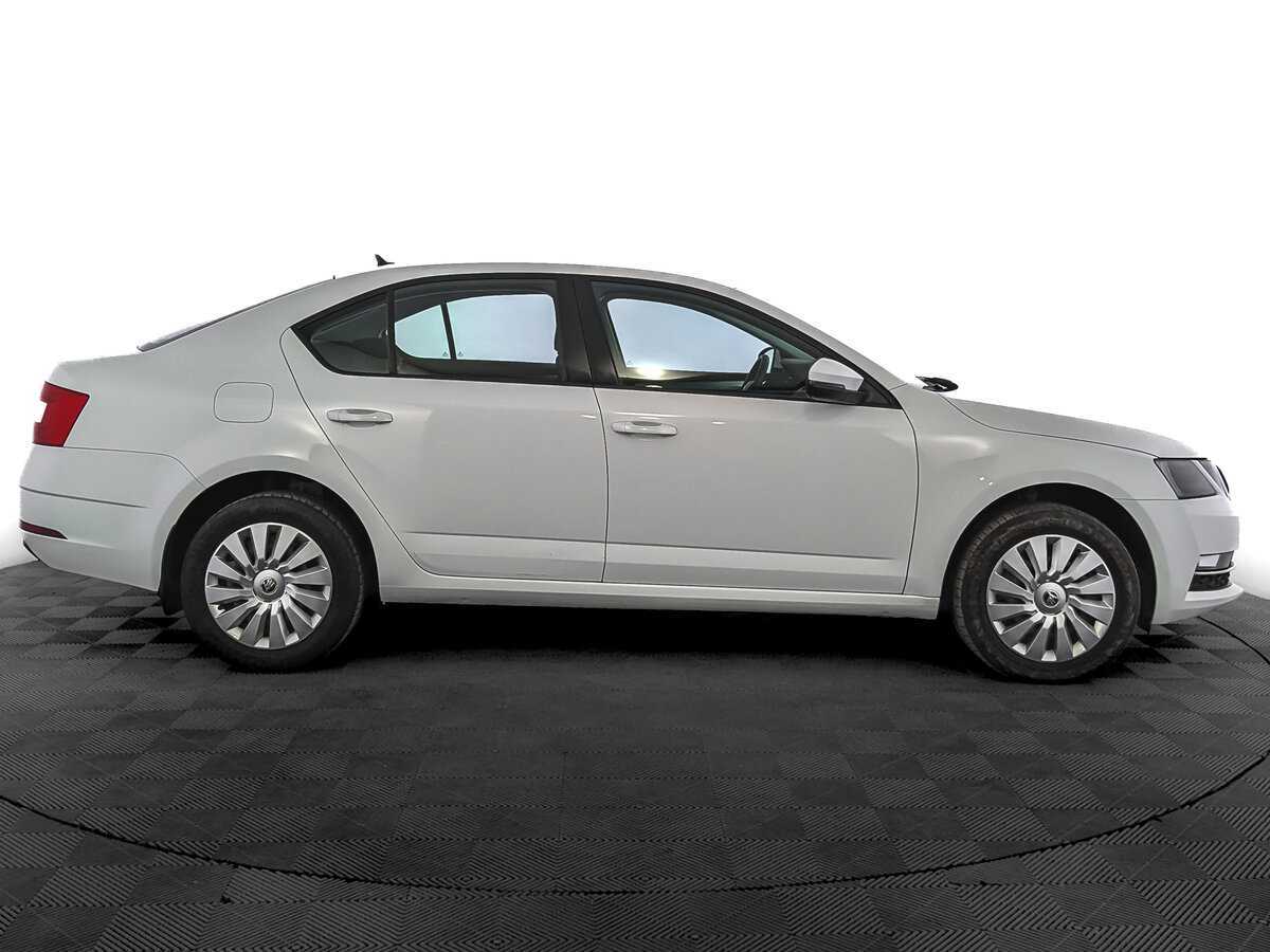 Skoda Octavia 2017 года с пробегом. Фото: #3