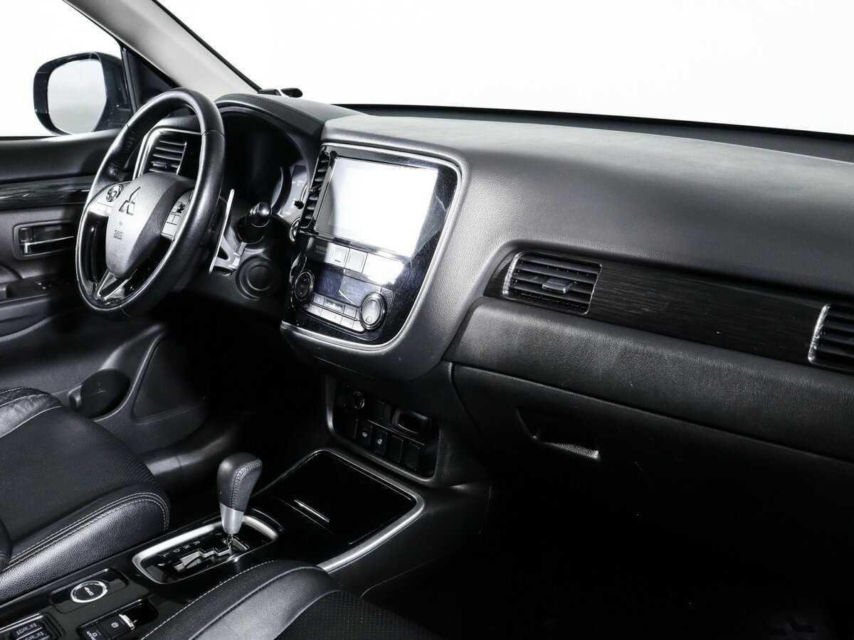 Mitsubishi Outlander 2018 года с пробегом. Фото: #5