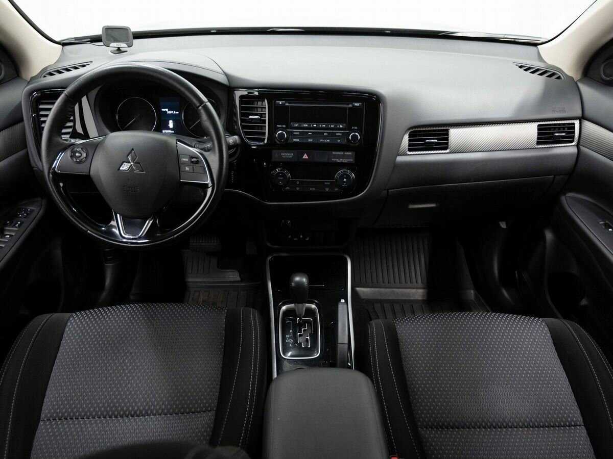 Mitsubishi Outlander 2018 года с пробегом. Фото: #12