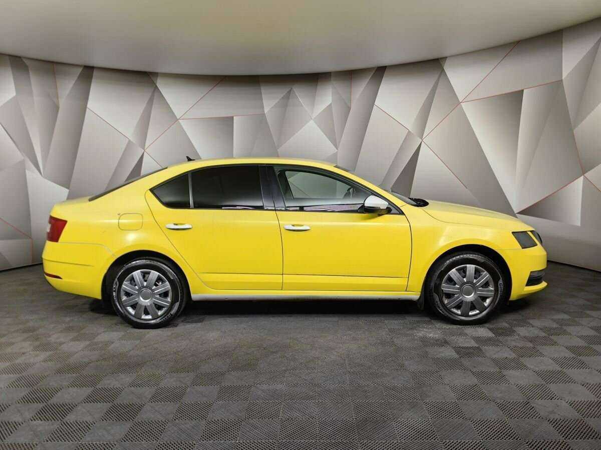 Skoda Octavia 2019 года с пробегом. Фото: #5
