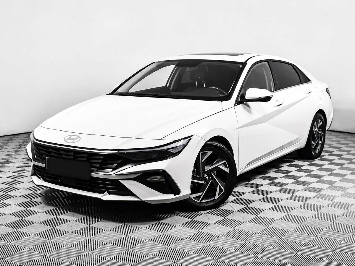 Hyundai Elantra 2023 года с пробегом. Посмотреть фото