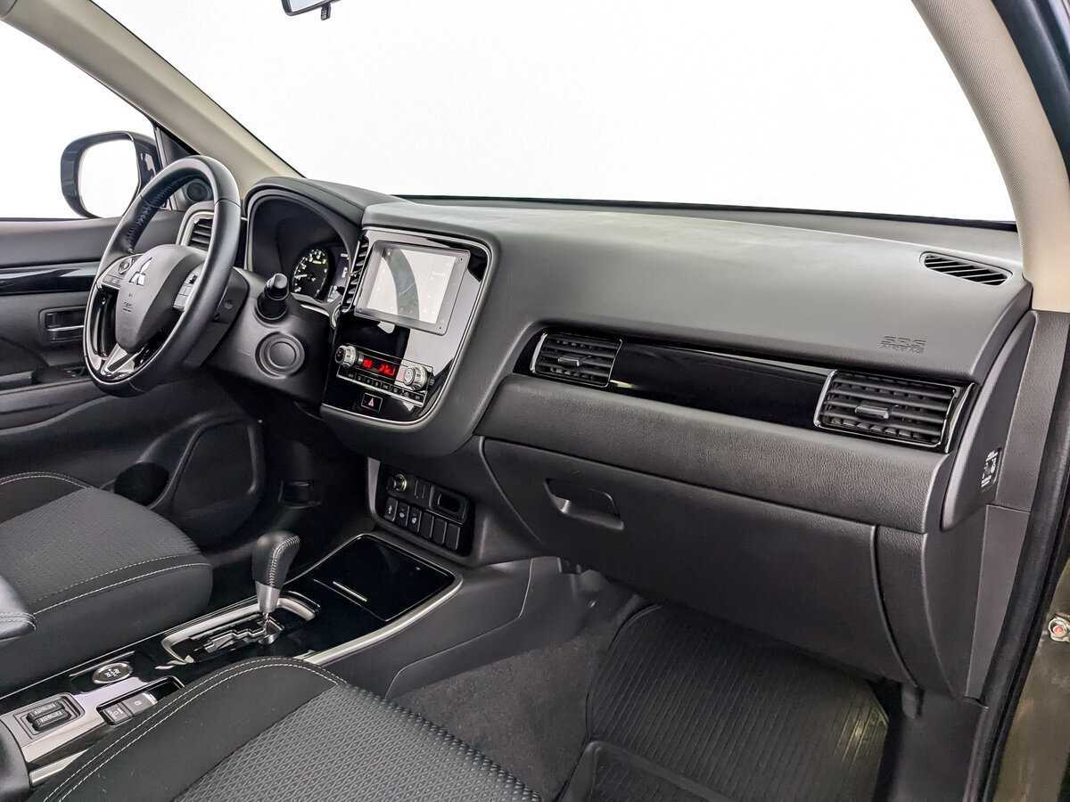 Mitsubishi Outlander 2021 года с пробегом. Фото: #8