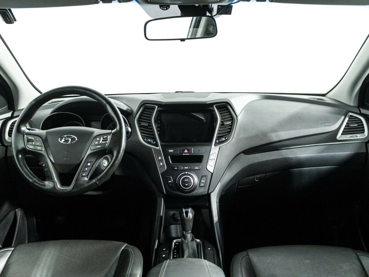 Hyundai Santa Fe 2017 года с пробегом. Фото: #2