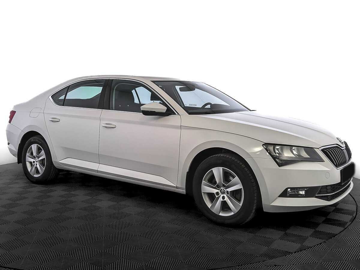 Skoda Superb 2017 года с пробегом. Фото: #2