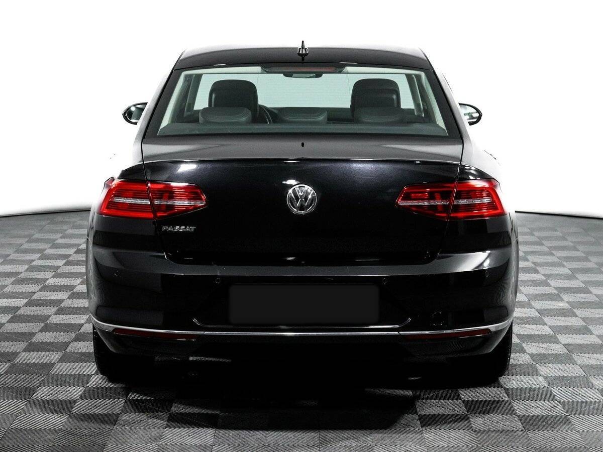 Volkswagen Passat 2019 года с пробегом. Фото: #5