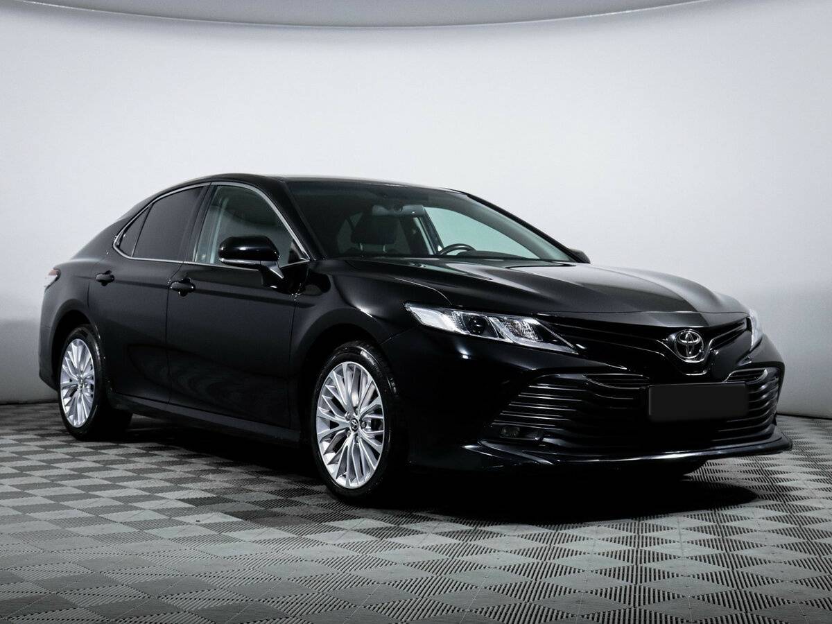 Toyota Camry 2019 года с пробегом. Фото: #2