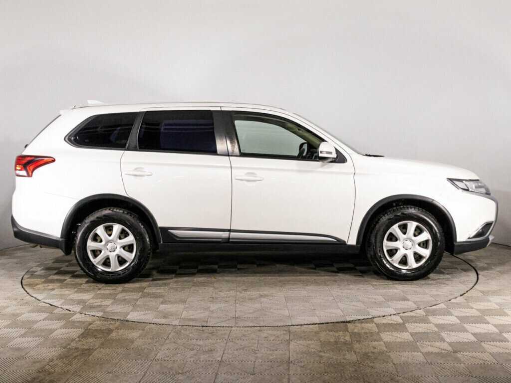 Mitsubishi Outlander 2018 года с пробегом. Фото: #3
