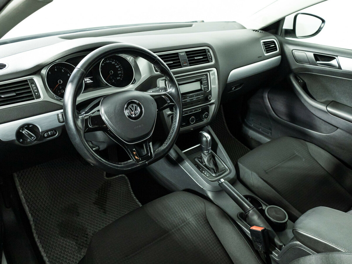 Volkswagen Jetta 2017 года с пробегом. Фото: #8