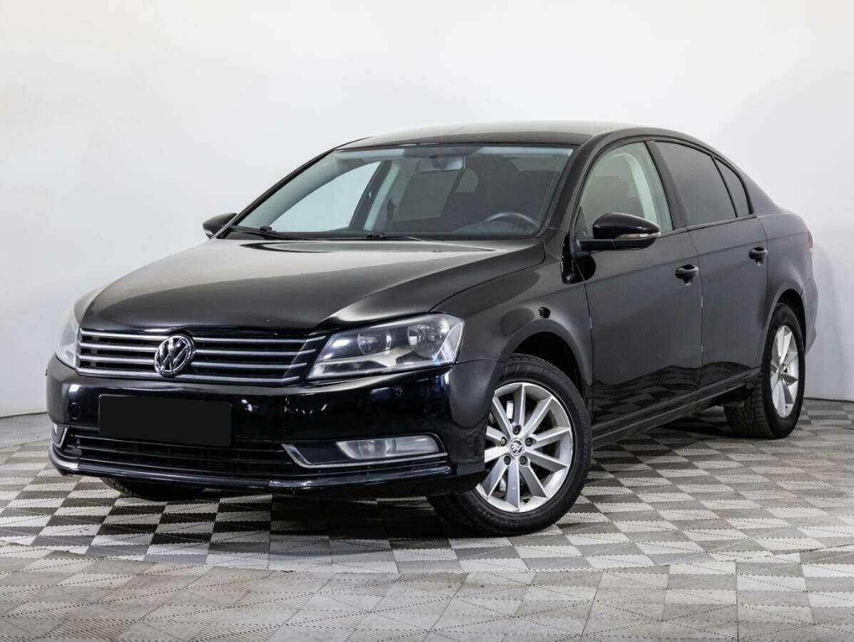 Volkswagen Passat 2013 года с пробегом. Фото: #0