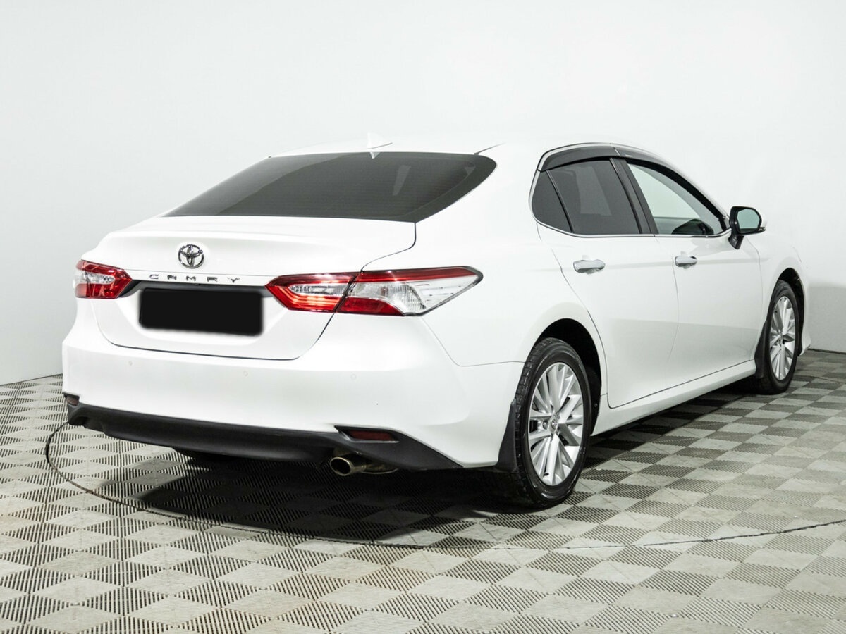 Toyota Camry 2021 года с пробегом. Фото: #3