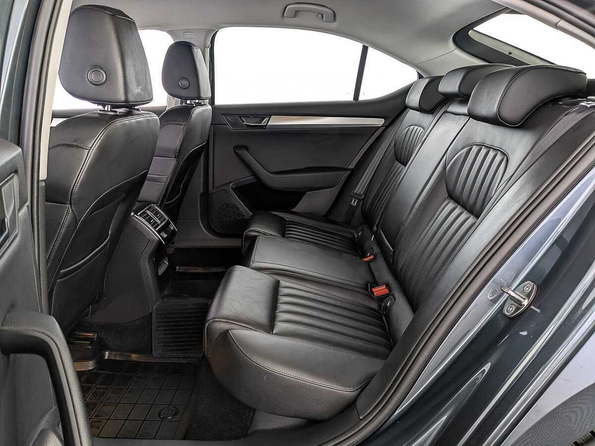 Skoda Superb 2018 года с пробегом. Фото: #15