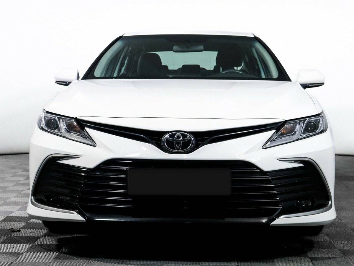 Toyota Camry 2021 года с пробегом. Фото: #1
