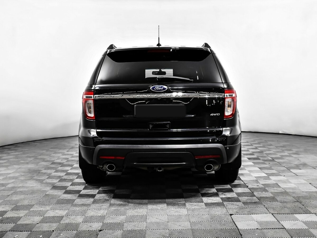 Ford Explorer 2013 года с пробегом. Фото: #4