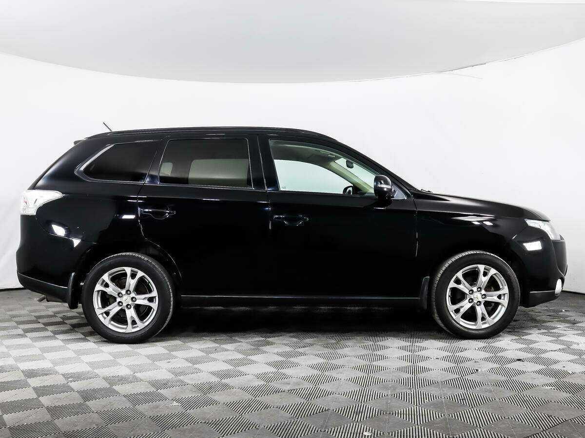 Mitsubishi Outlander 2013 года с пробегом. Фото: #3