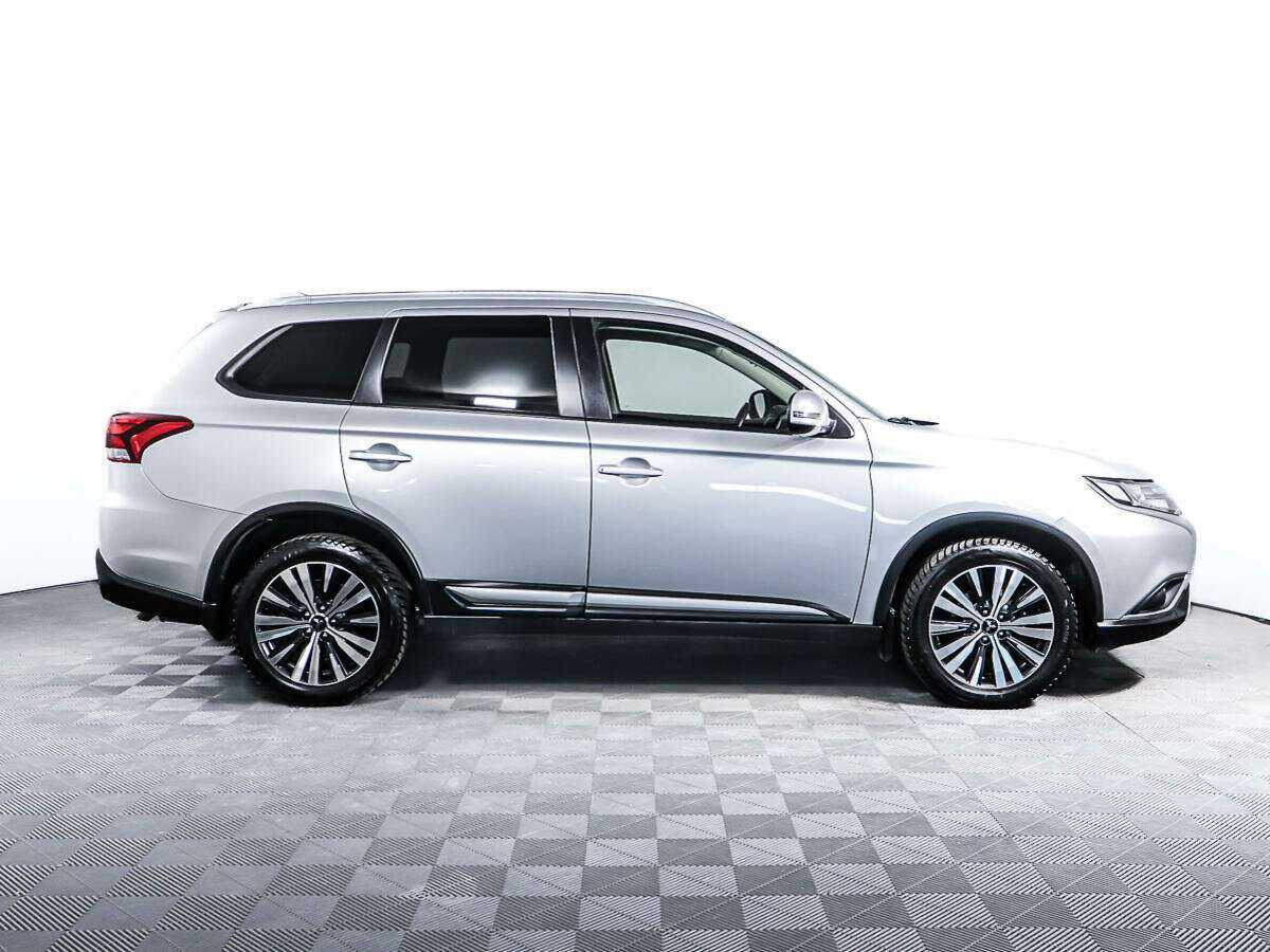 Mitsubishi Outlander 2019 года с пробегом. Фото: #3