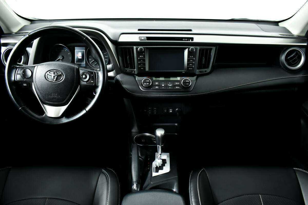 Toyota RAV4 2018 года с пробегом. Фото: #10
